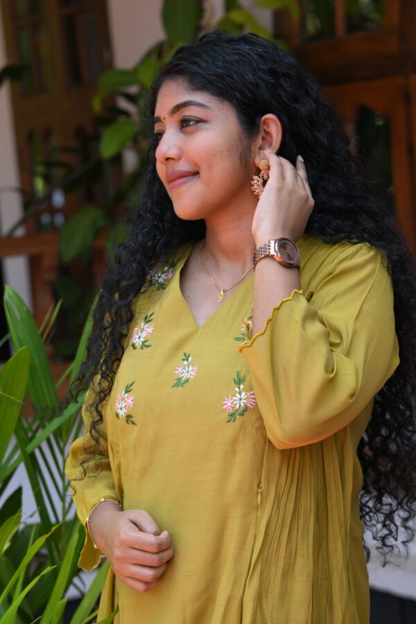 yellow queen